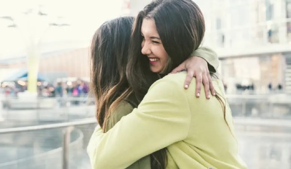 رسائل مضحكة لعيد ميلاد الأصدقاء