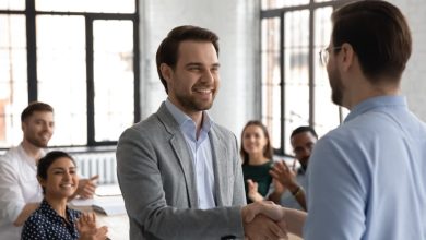 رسالة تهنئة بالعمل للأصدقاء