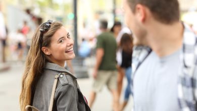 كيف تبدأ محادثة مع فتاة لا تعرفها