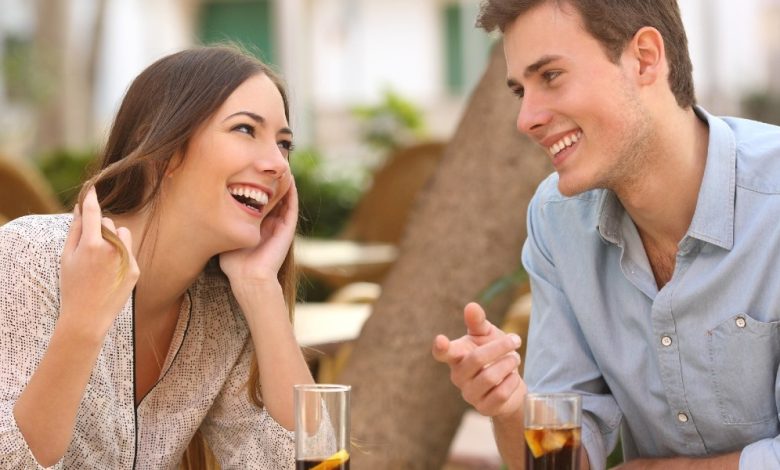 كيف أبدأ الحديث مع فتاة تعجبني