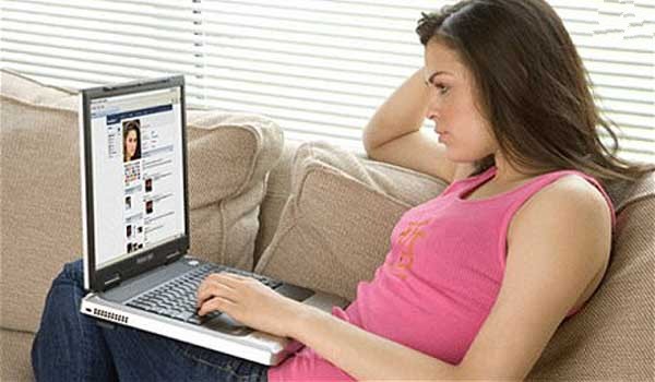 كيف أبدأ الحديث مع فتاة تعجبني