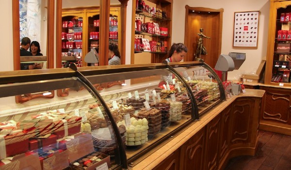 اجمل أسماء محلات حلويات