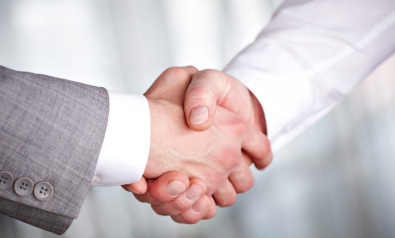 حكم كيف تتعامل مع الناس