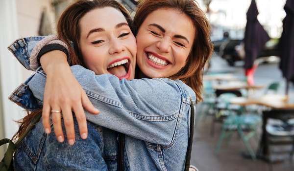 عبارات عن الصديقات