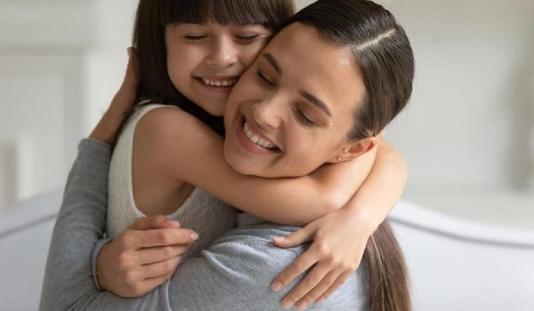 حالات واتس عن حنان الام