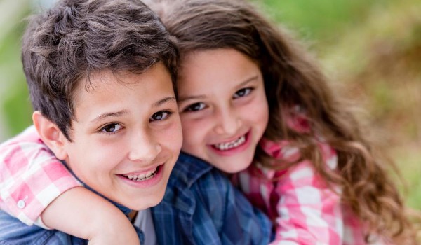 اجمل ما قيل عن الاخ عبارات قصيره ؟