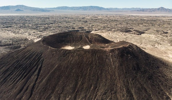 دولة يوجد فيها اكبر عدد من البراكين
