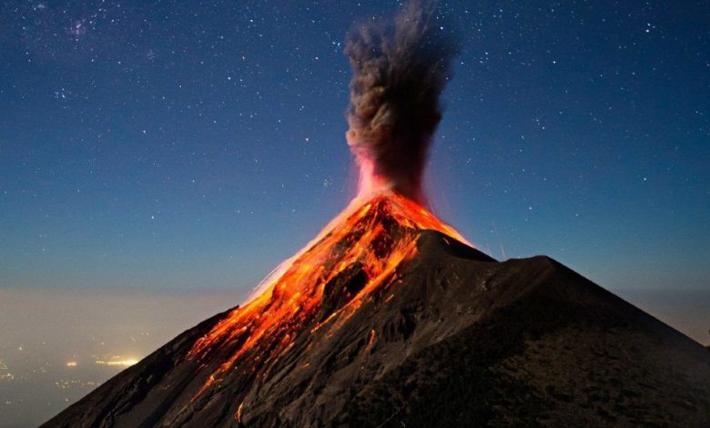 دولة يوجد فيها اكبر عدد من البراكين