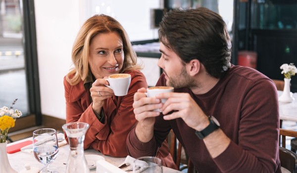 كيف تتعرف على فتاة