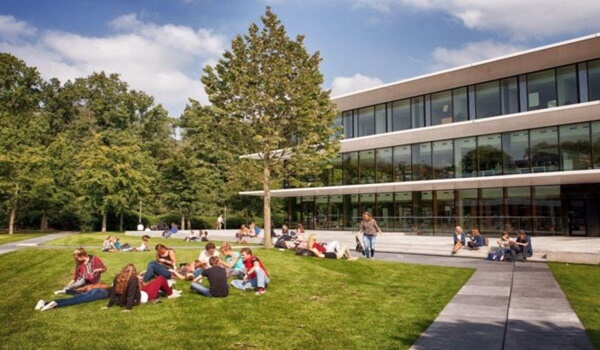 منحة دراسية مجانا في هولندا